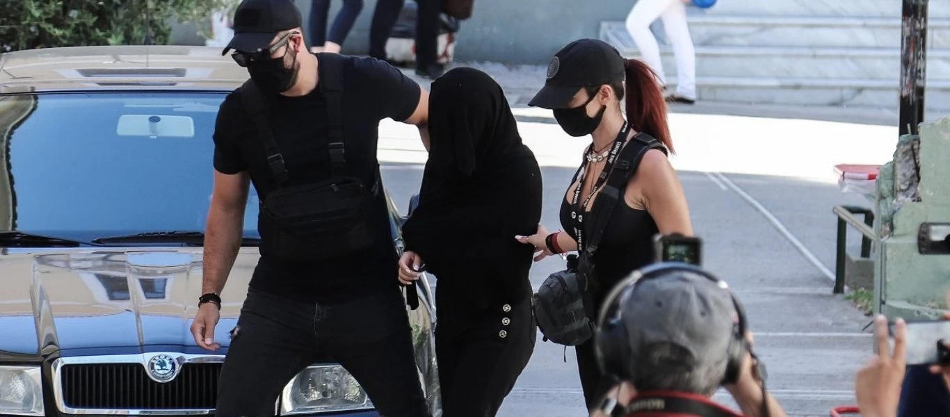 Επίθεση με βιτριόλι: Άνετη σε κελί με τηλεόραση και σε καλή ψυχολογική κατάσταση η δράστις